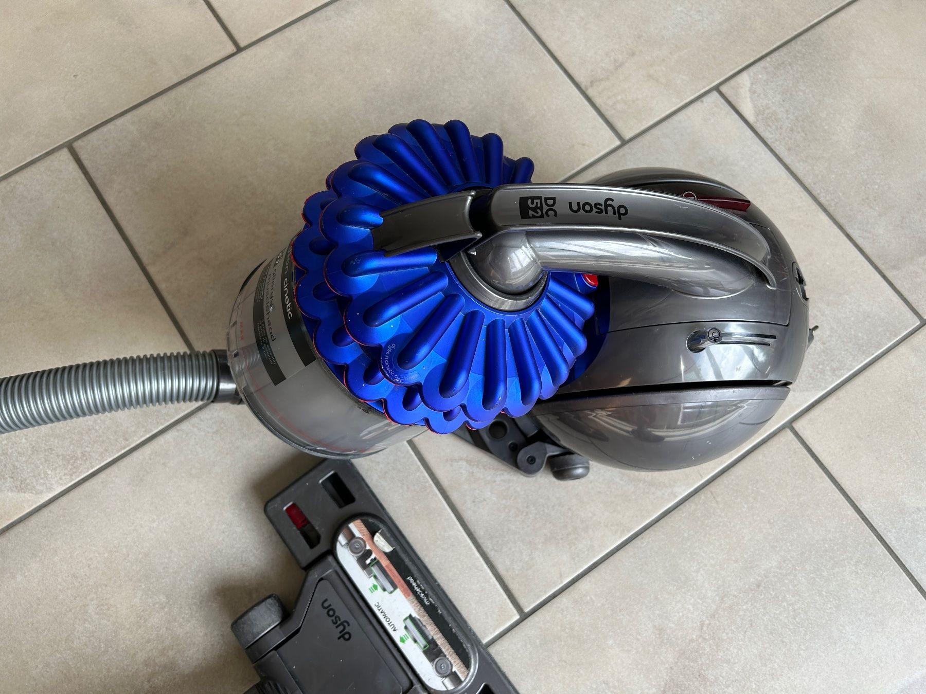 Dyson Aspirapolveri & Accessori: Dyson Cyclone DC52 - Power-Staubsauger – Usato da Schneisingen venduto da Hubf0 2