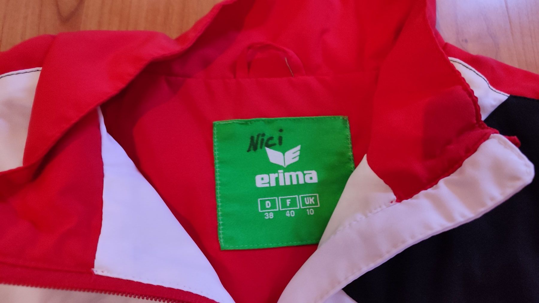 Adidas Lotti di vestiti: Sportjacken, Gr. M, wie neu, Set – Nuovo (secondo la descrizione) da Brüttisellen venduto da nic_xm7s 1