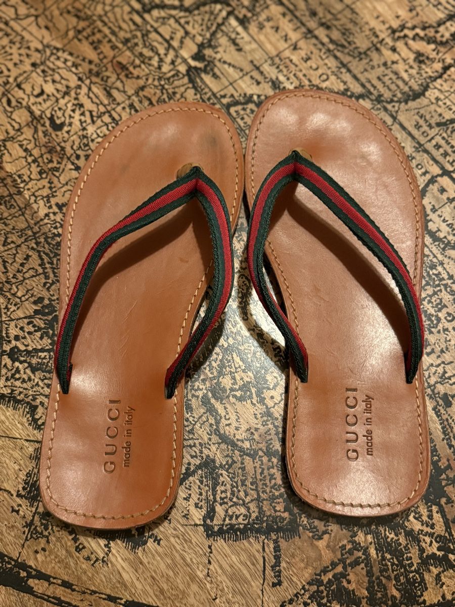 Gucci Scarpe da uomo: Gucci Web Stripe Leather Flip Flops Sandals – Nuovo (secondo la descrizione) da Versoix venduto da pen_6hgs 7