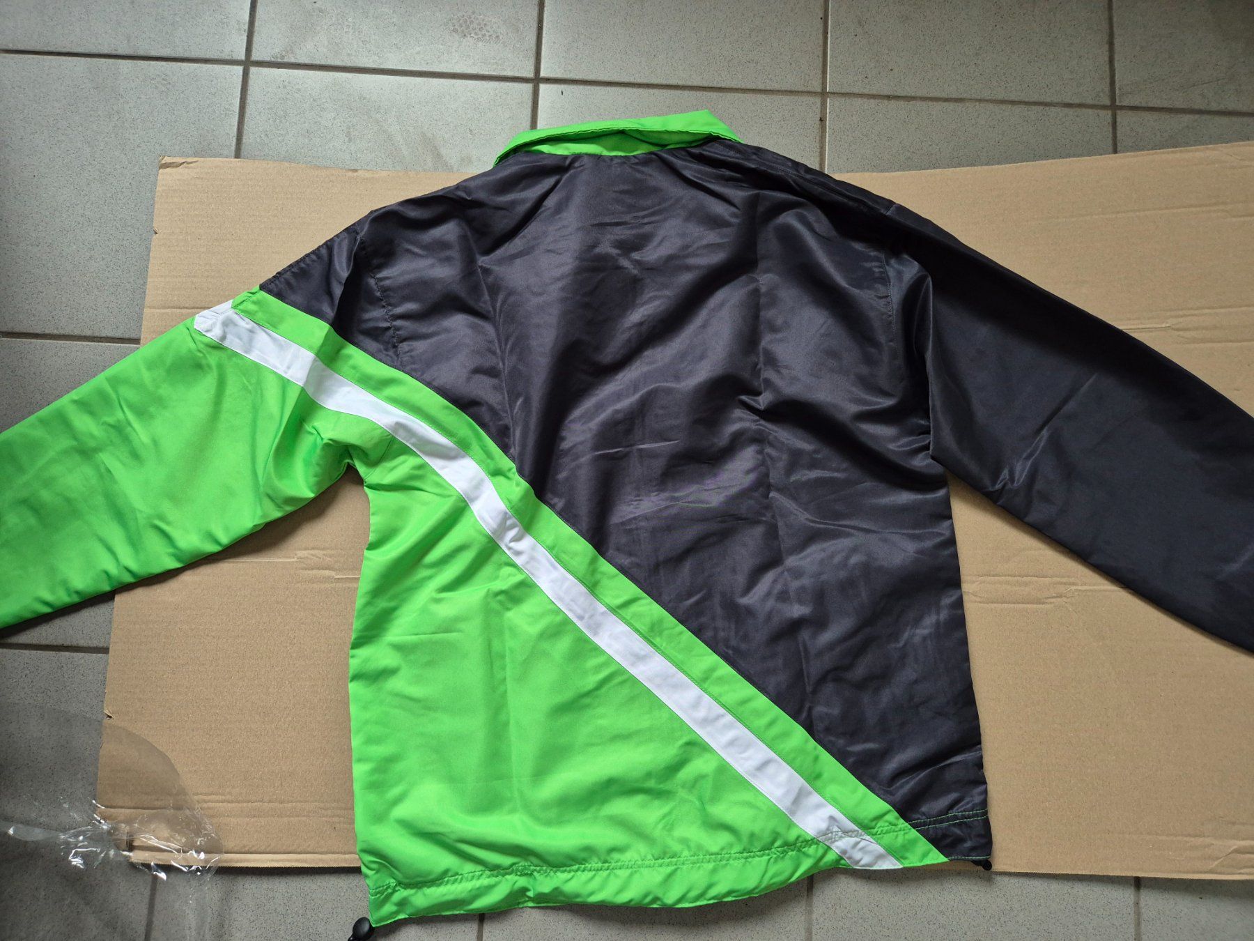 Giacche: Trainerjacke Freizeitjacke  gr. M  neu Cats – Nuovo (secondo la descrizione) da Tägerig venduto da Cellito 1