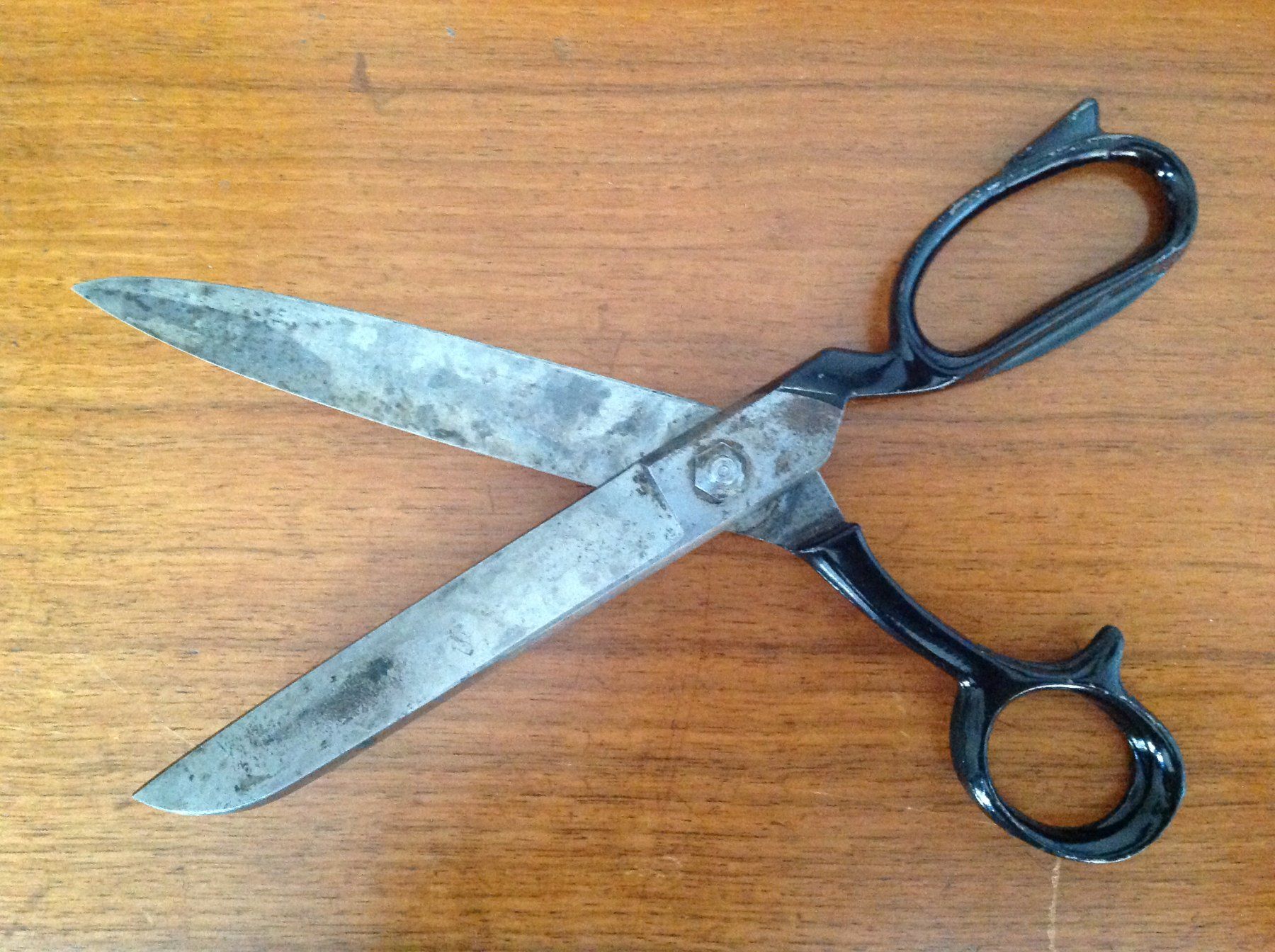 Victorinox Tutti gli attrezzi: VICTORIA  - ciseau de couture / tailleur - Schneiderschere – Usato da Vuiteboeuf venduto da broticaire 3