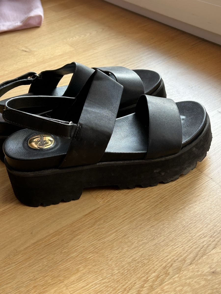 Buffalo Damenschuhe: Buffalo Sandalen, plateau, Gr. 38 – Gebraucht aus Basel von alv_29s2 1