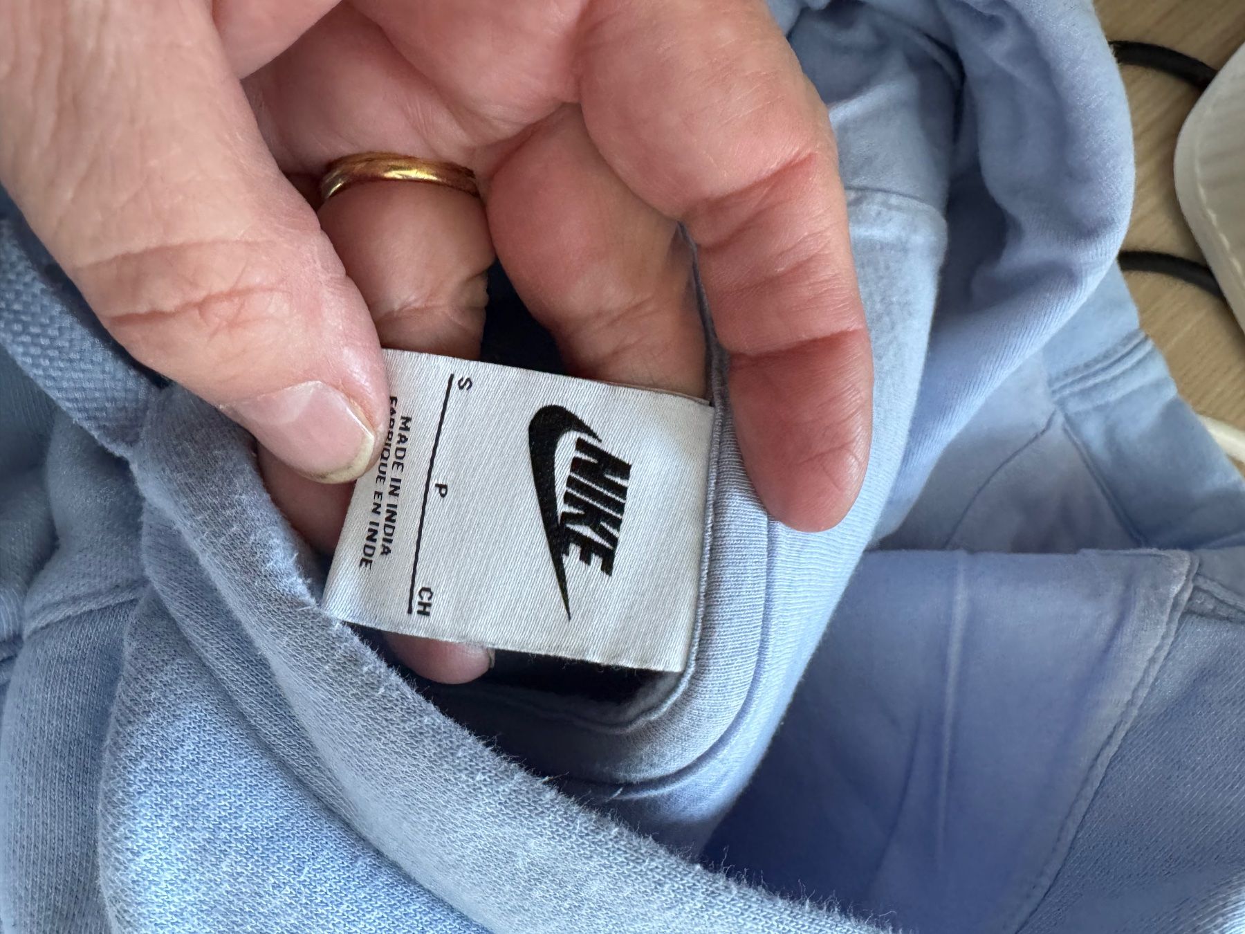 Nike Maglioni & Felpe: Pull bleu ciel Nike taille S Mel – Usato da Veyrier venduto da Kimedovapa_1 2