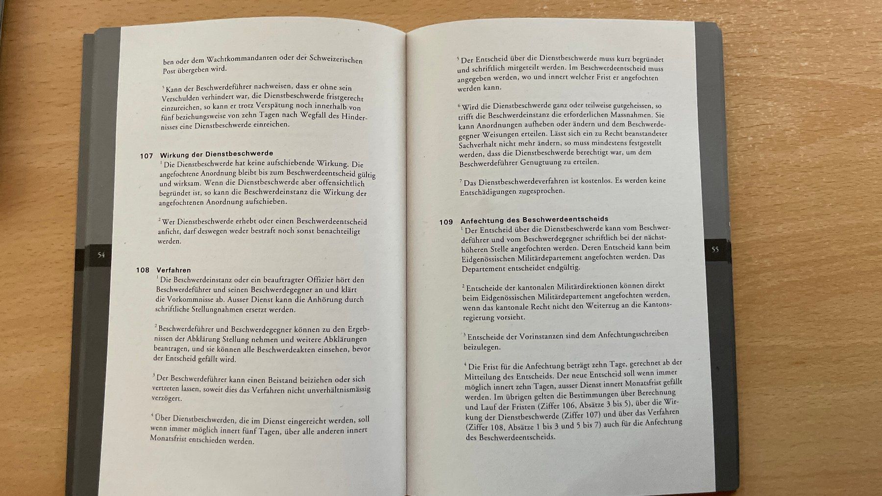 Libri: Schweizer Armee Militär Dienstreglement DR 95 – Usato da Glattfelden venduto da cybermaxx 3