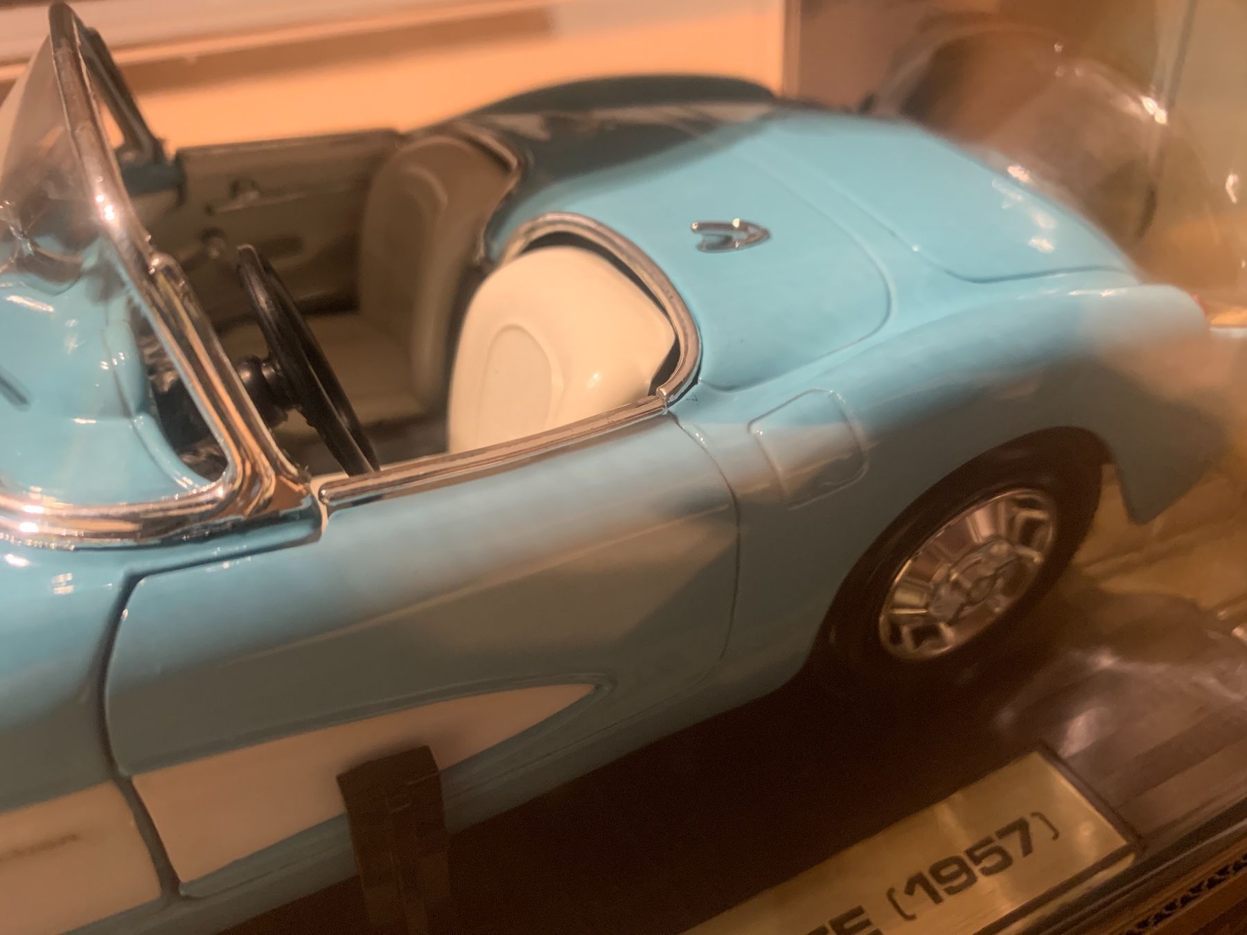 Chevrolet Modellini d'auto: Chevrolet Corvette 1957 1:18 Modell – Nuovo e nell'imballaggio originale da Schaffhausen venduto da raphael_95 7