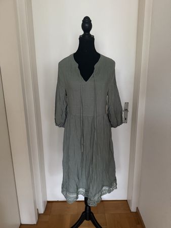 Güngraues Freizeitkleid mit V-Ausschnitt - Gr. M