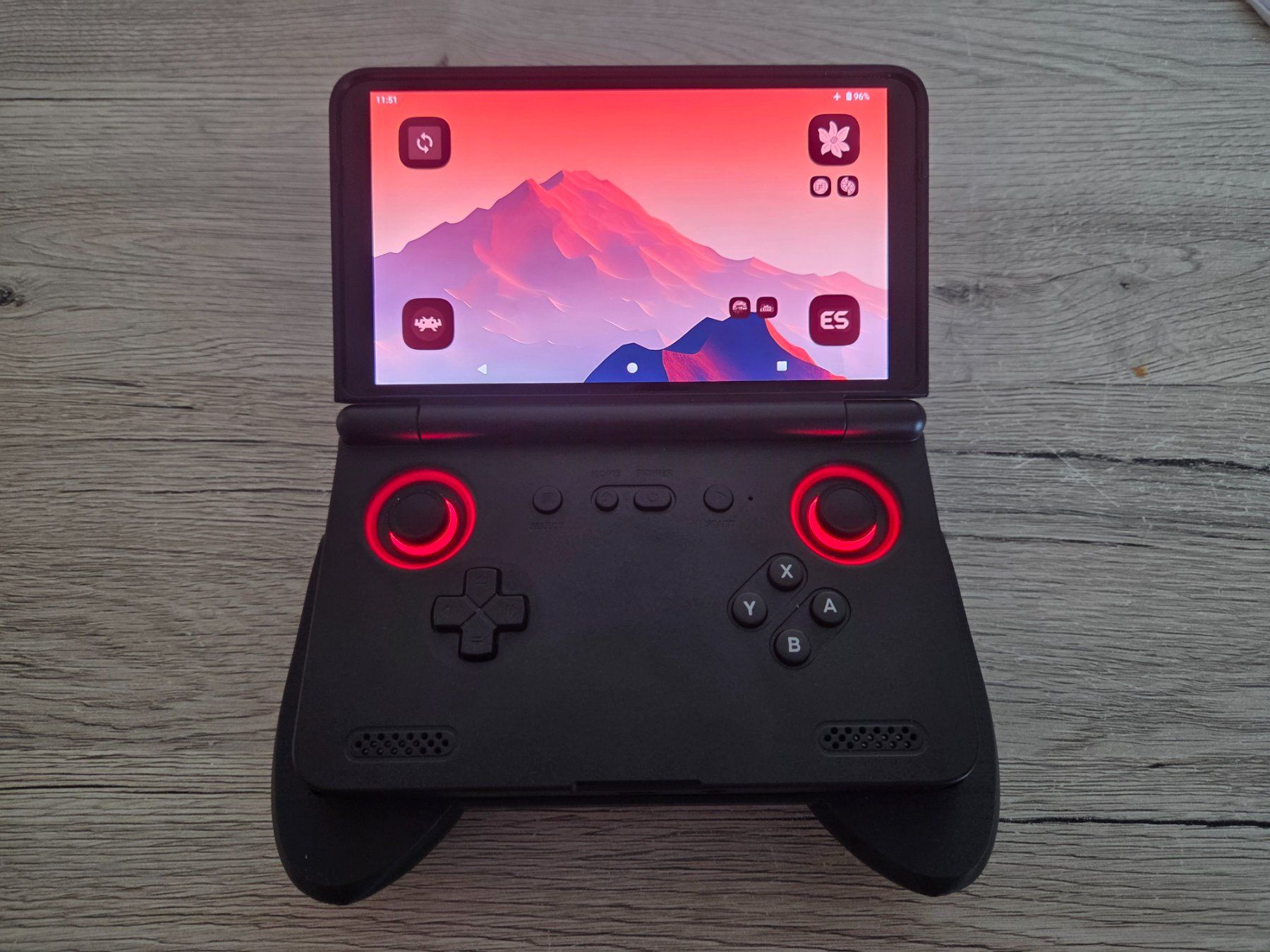 Retroid Consoles: Retroid Pocket Flip 2 – D'occasion à Wauwil par SimXM78 2