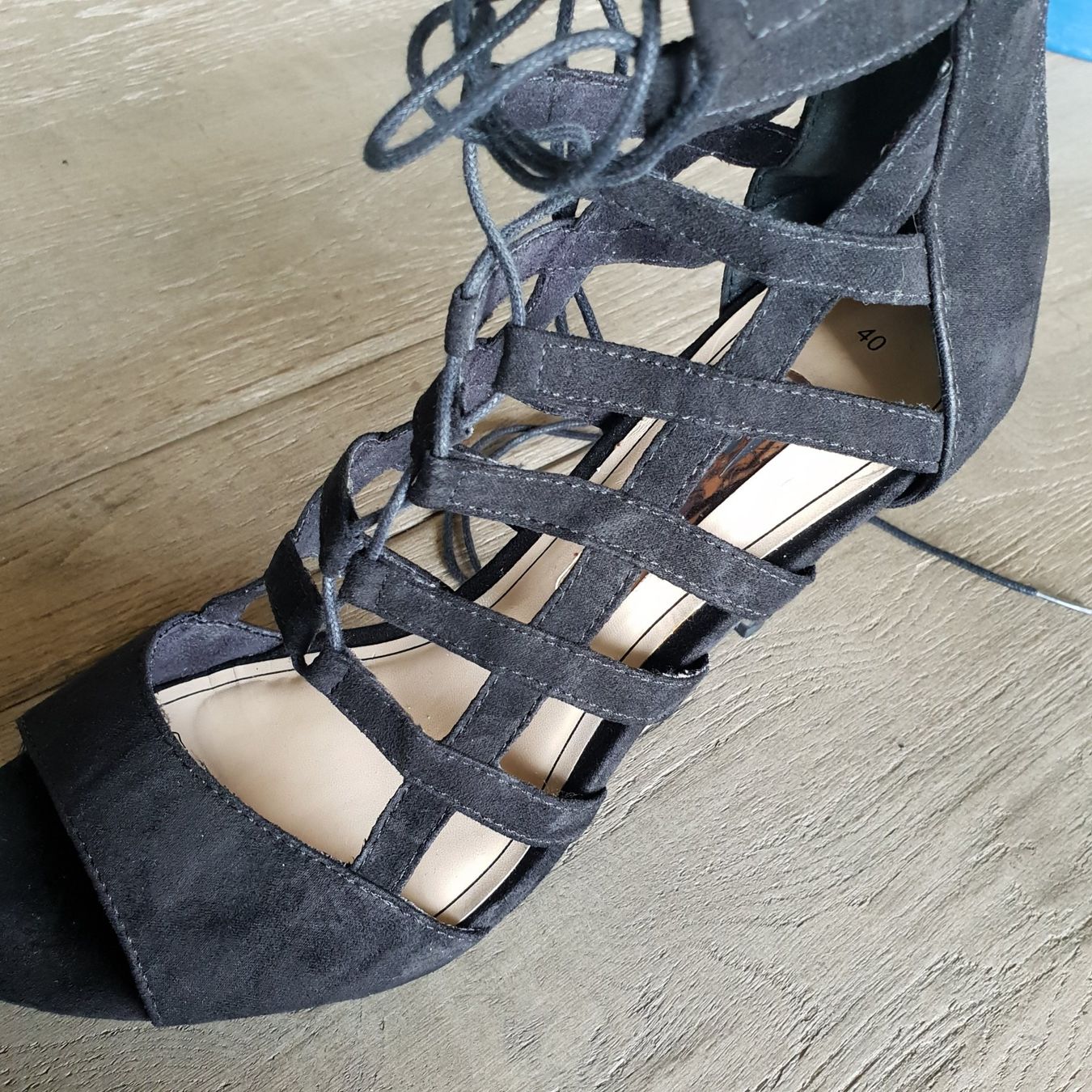 Tamaris Damenschuhe: 🐸 HIGH HEELS 40 / PUMPS GESCHNÜRT – Neu (gemäss Beschreibung) aus Môtier (Vully) von  4