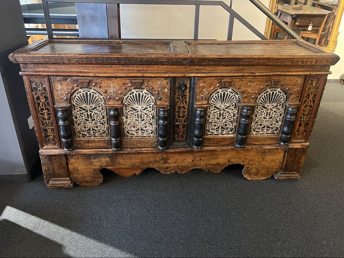 Cassapanche: Ostschweizer Barocktruhe – Usato da Gossau SG venduto da Keller-Antiques