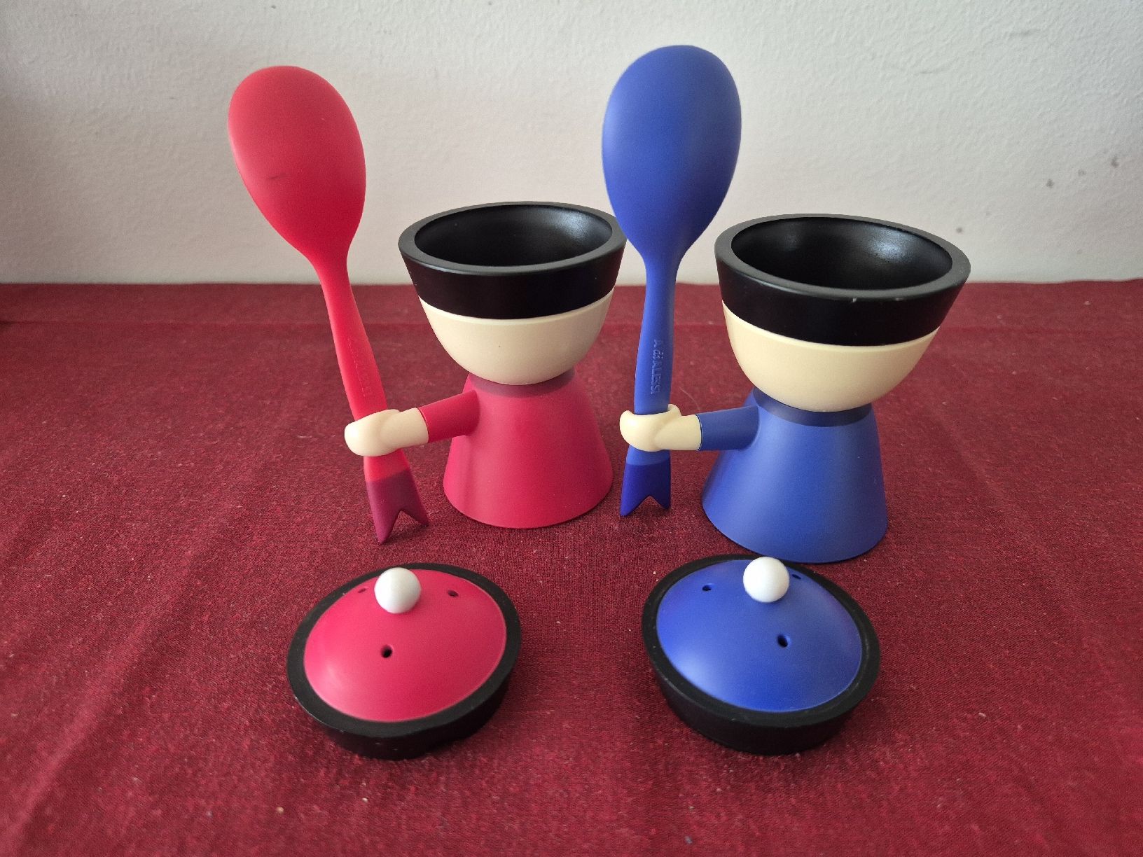 Alessi Altre Stoviglie: Alessi Eierbecher "Familie Chin"  – Usato da Oberdiessbach venduto da Finland1977 2
