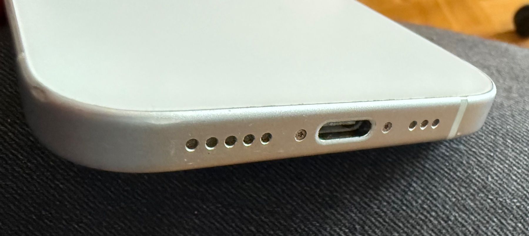 Apple Telefoni cellulari / Smartphones: iPhone 15 - 256Go - usure normale – Usato da Mont-sur-Rolle venduto da Dealer8 5
