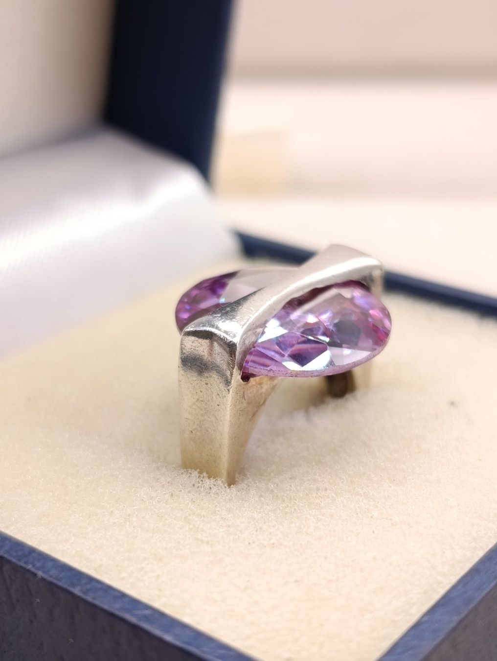 Anelli: Vintage 925er Silber wunderschöne Ring mit Amethyst Top – Usato da Steffisburg venduto da 1.Schmuckschatulle 1