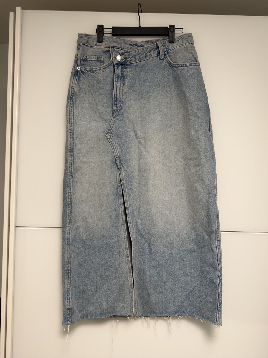 Zara Röcke: Zara Denim Maxi Skirt - Size Medium – Gebraucht aus Zürich von ada_frolova