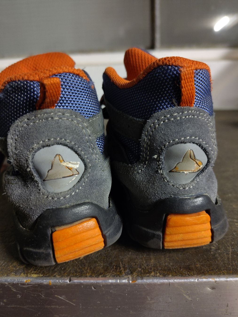 Everest Scarpe per ragazzi: Everest Wanderschuhe blau/orange, Gr. 24 – Usato da Däniken SO venduto da Lu-Tze 4