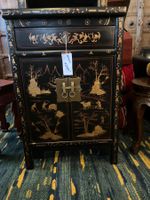 Asiatische Kommode mit goldener Malerei | LIQUIDATIONSVERKAU