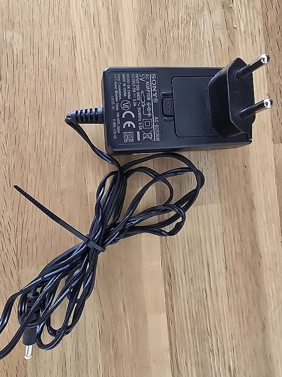Chargements: Sony AC-E0530M Netzteil / AC Adapter 5V 3A – Neuf avec emballage d'origine à Bern par jon_b2qr