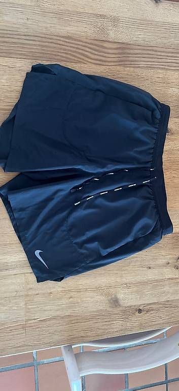 Hosen: Nike Runnin, Grösse M – Neu und originalverpackt aus Schoenenwerd von gia_6ksb