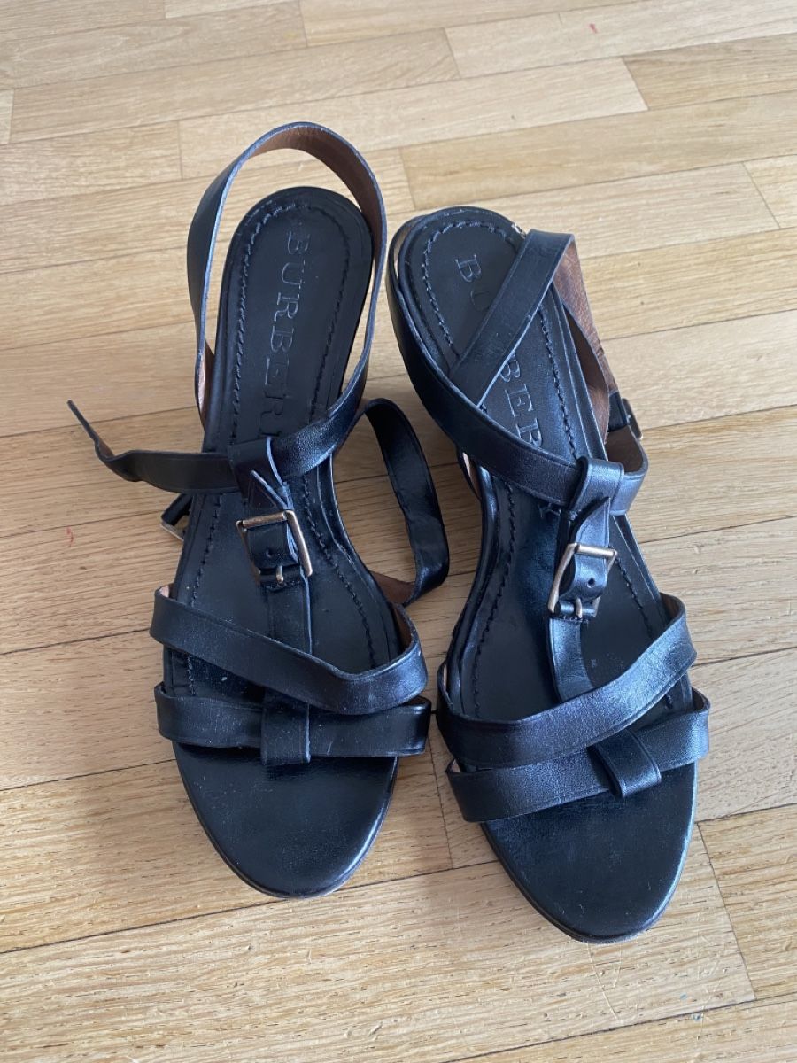 Burberry Scarpe da donna: Sandales Burberry – Usato da Versoix venduto da wen_75xm