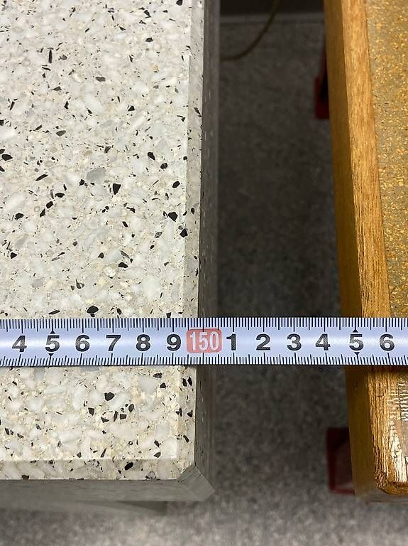 Tavoli: Sehr massiver Steintisch / Granittisch – Usato da Schötz venduto da Willibandi 1