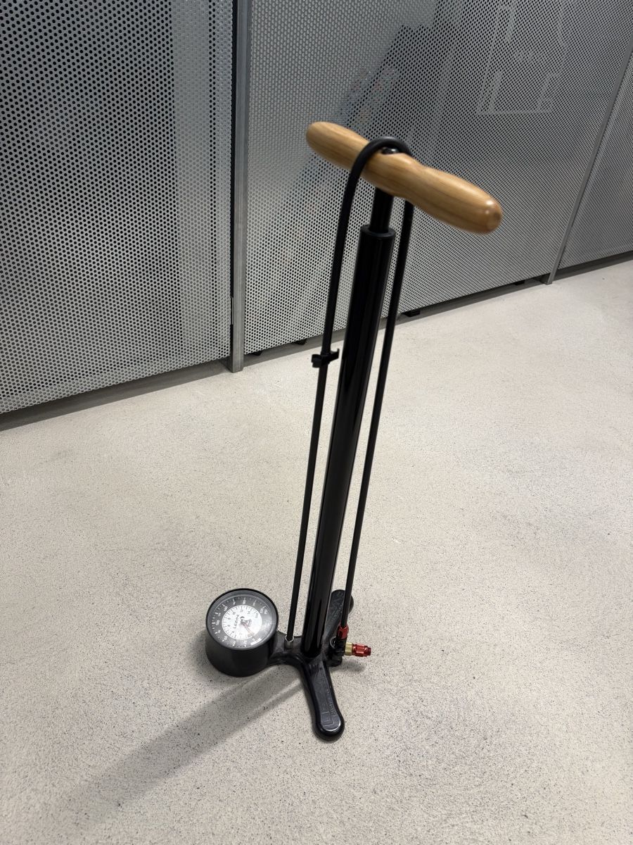 Lezyne Pompe: Standpumpe Lezyne – Usato da Zürich venduto da bau_d56d