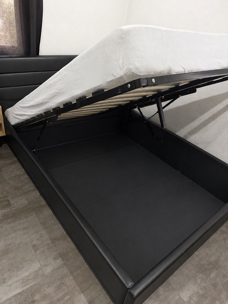 Lits: Bett 140x200 cm mit Matratze – D'occasion à Sarmenstorf par paw_8vyt 1