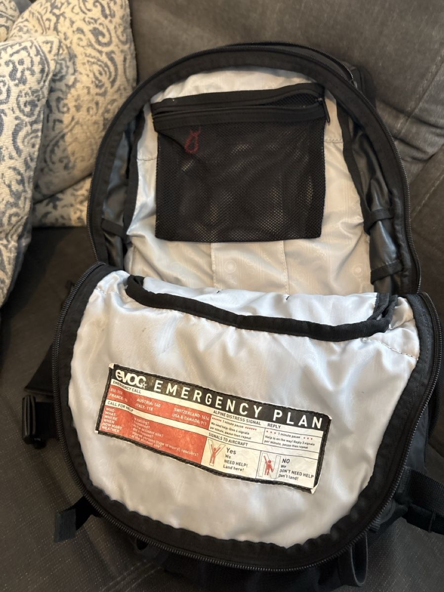 Evoc Rucksäcke: Evoc Stage 18 Rucksack schwarz – Gebraucht aus Au SG von ngashi 1