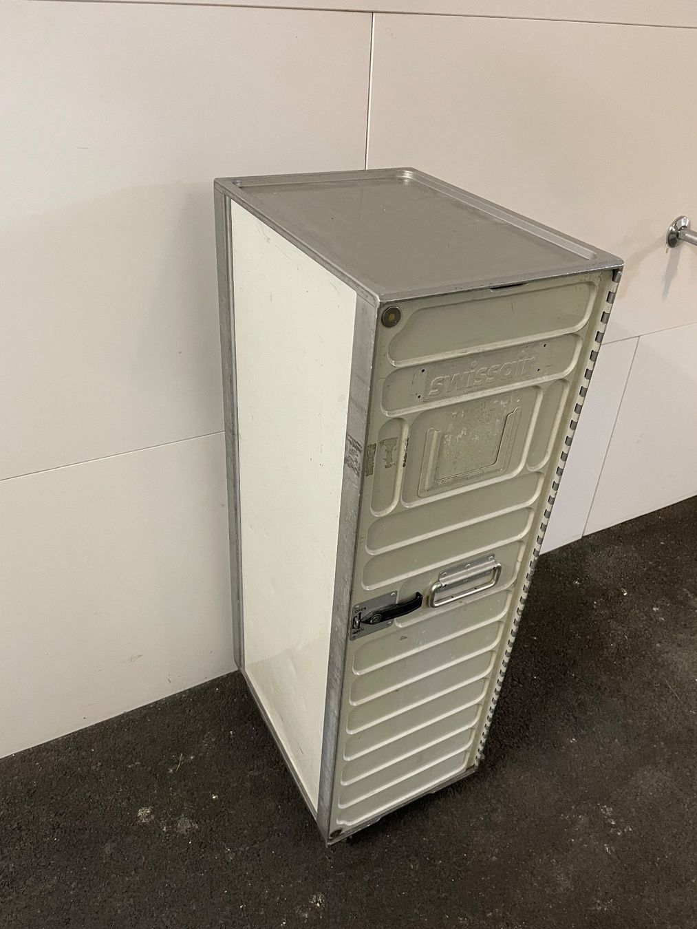 Swissair Sonstiges zu Aviatik: Swissair Trolley – Gebraucht aus Dällikon von buyandbehappy 2