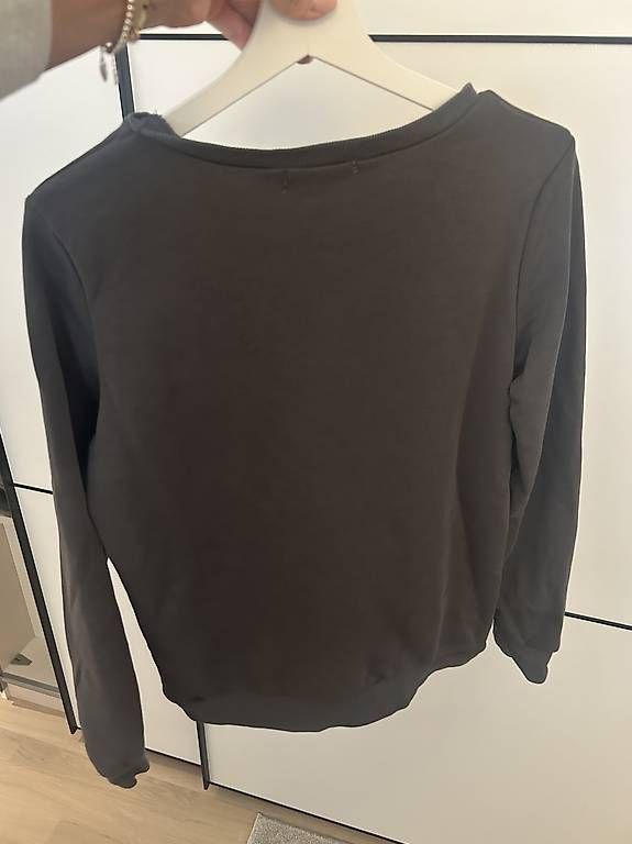Pullover & Sweatshirts: Sweatshirt – Gebraucht aus Zürich von AJO91 2