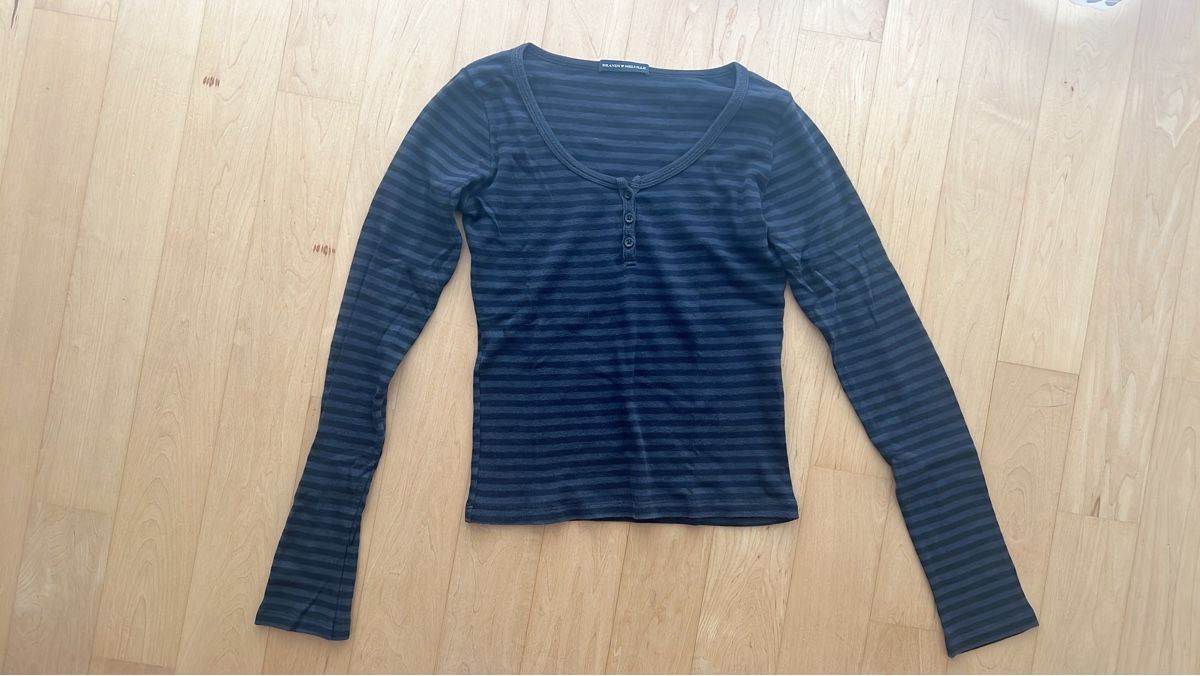 Brandy Melville Maglioni & Felpe: Langarmshirt gestreift Onesize gebraucht – Usato da Inwil venduto da Ayrine2026