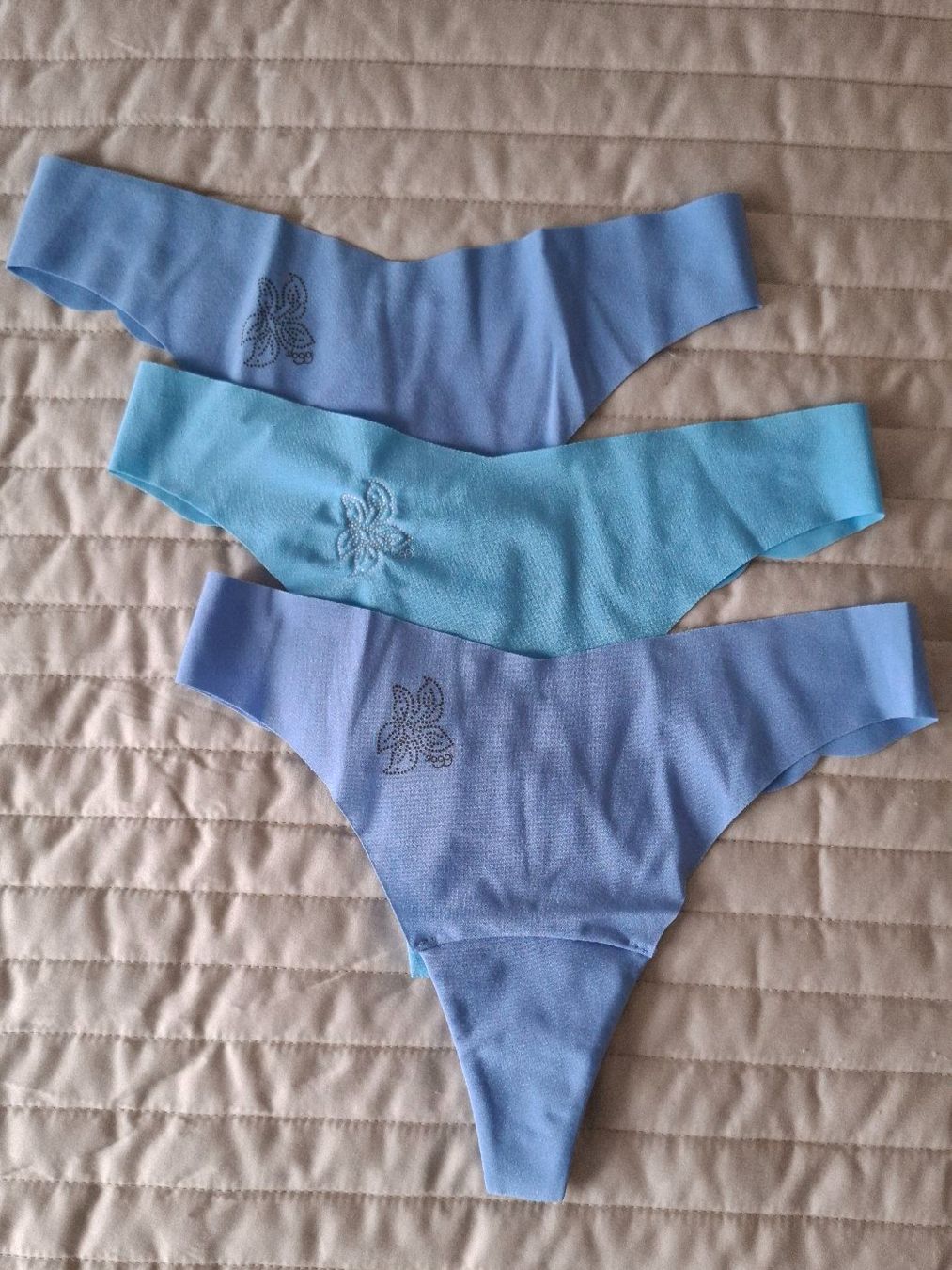 Sloggi Altra biancheria intima: 3 Sloggi String, blau, Gr. S, Light, nahtlos, neu – Nuovo e nell'imballaggio originale da Emmen venduto da Tigerlady