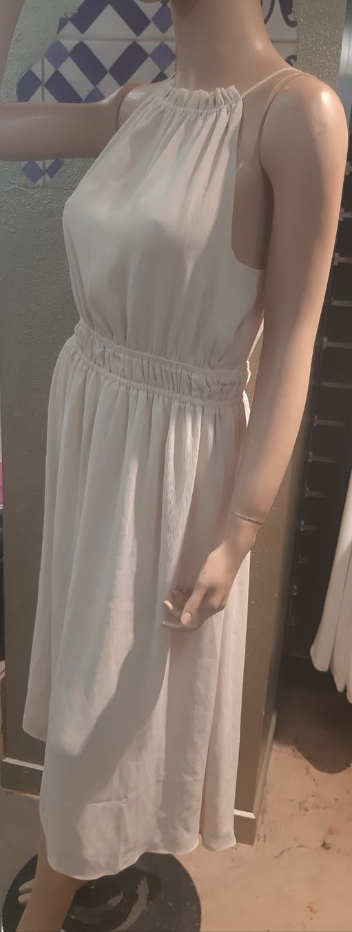 H&M Robes: NEU Midikleid Gr.38 – Neuf avec emballage d'origine à Zürich par Venecia25