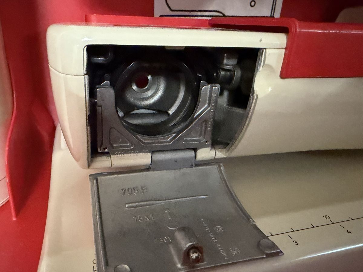 Bernina Nähmaschinen: Bernina 831 – Defekt aus Schlieren von MQ1965 4