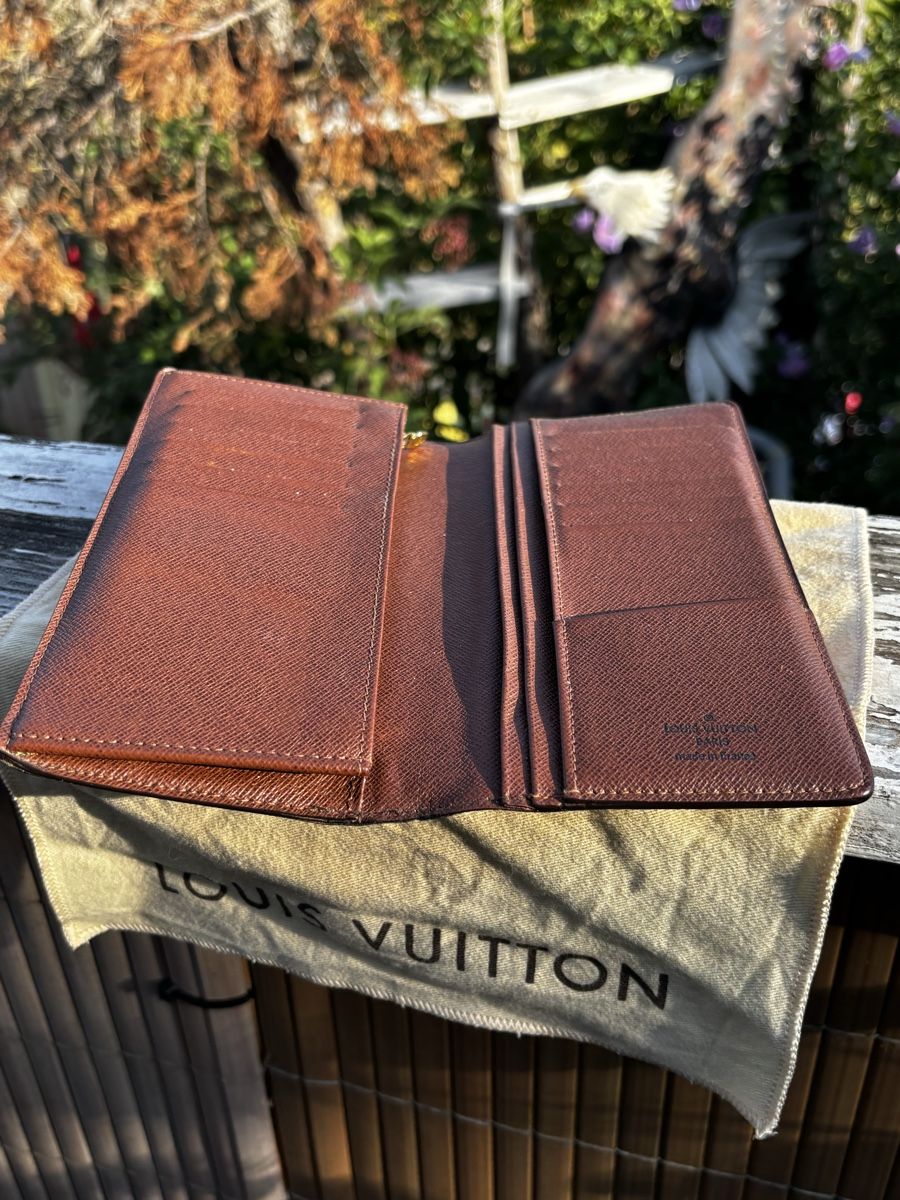 Louis Vuitton Portemonnaies: Louis Vuitton Brazza Monogram  – D'occasion à Walterswil SO par Sunshineyupi 4