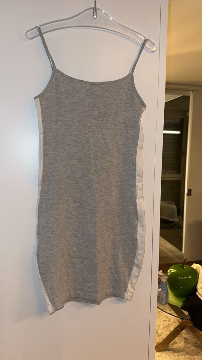 Lotti di vestiti: Set mit 3 Kleider 👗 – Usato da Moosseedorf venduto da Syasyyy__ 2