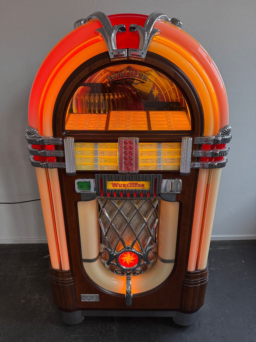 Wurlitzer Jukebox: Wurlitzer Jukebox One More Time Vinyl Bubbler – Difettoso da Brüttisellen venduto da MaWa26 9