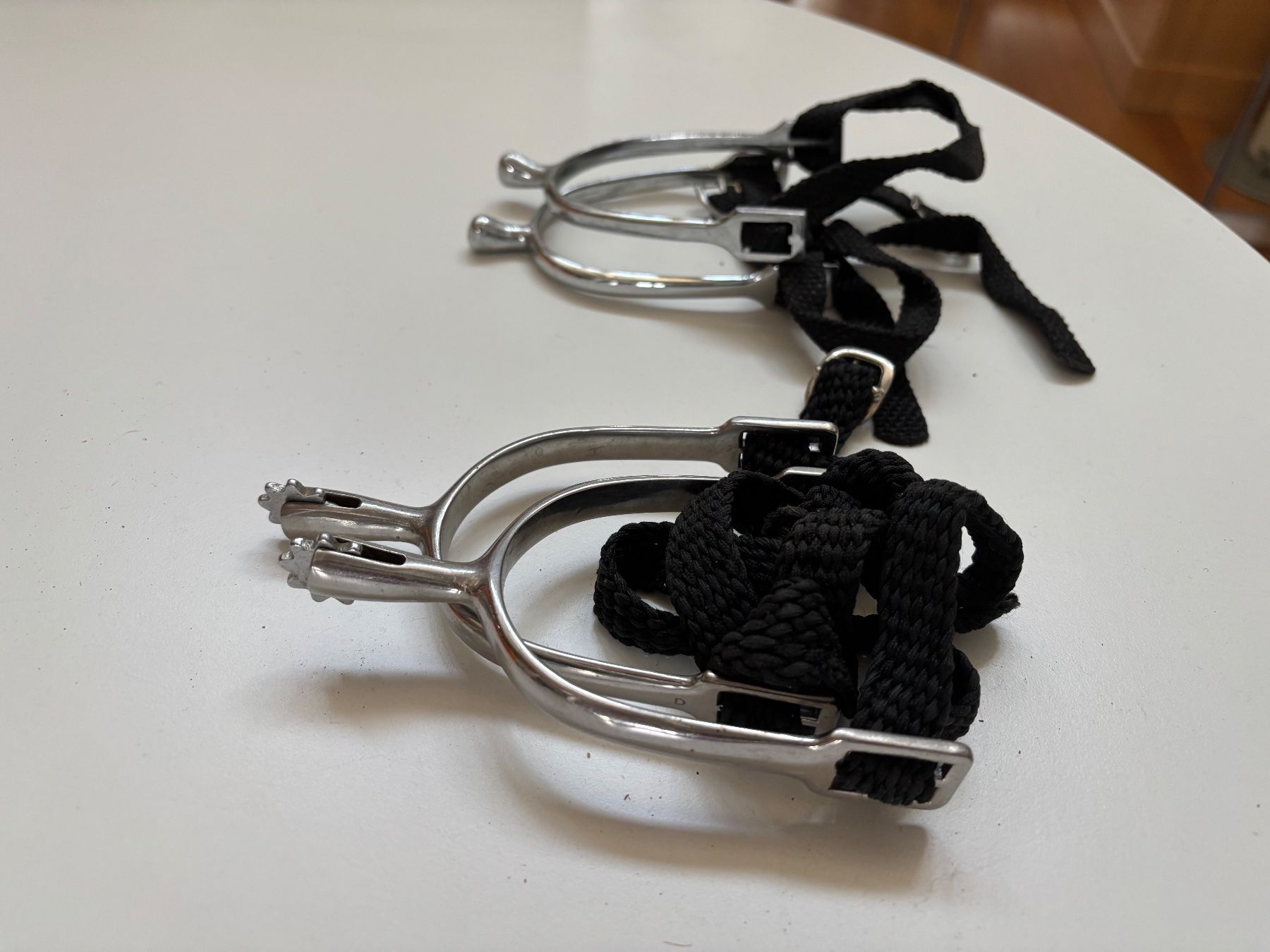 Selles & Accessoires: Reitsport Sporen – D'occasion à Zug par Swissananda
