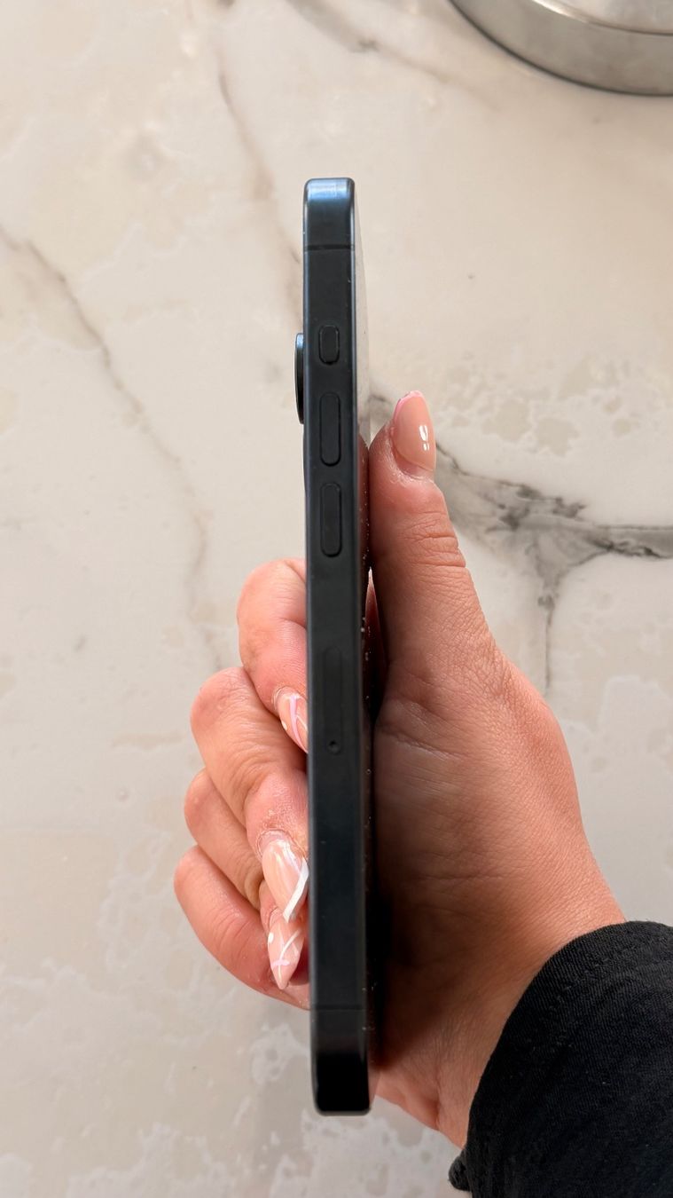 Apple Portables: Iphone 15pro 128gb – D'occasion à Dietikon par jul_2fmj 4