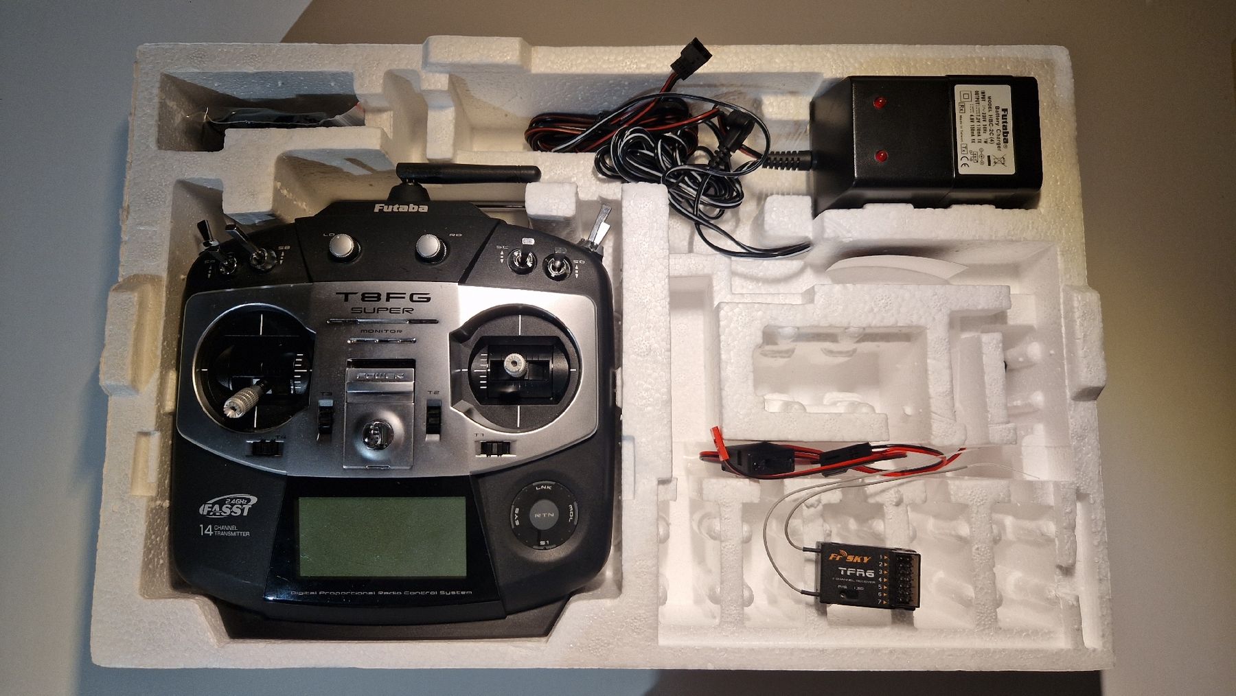 Futaba Fernbedienungen: Télécommande FUTABA T8FG Super – Neu (gemäss Beschreibung) aus Travers von sgr_qh7y