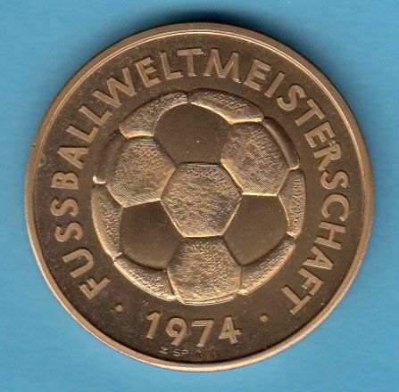 Médailles: Fussball-Weltmeisterschaft 1974 – Neuf (Voir description) à Gossau SG par Gallus00