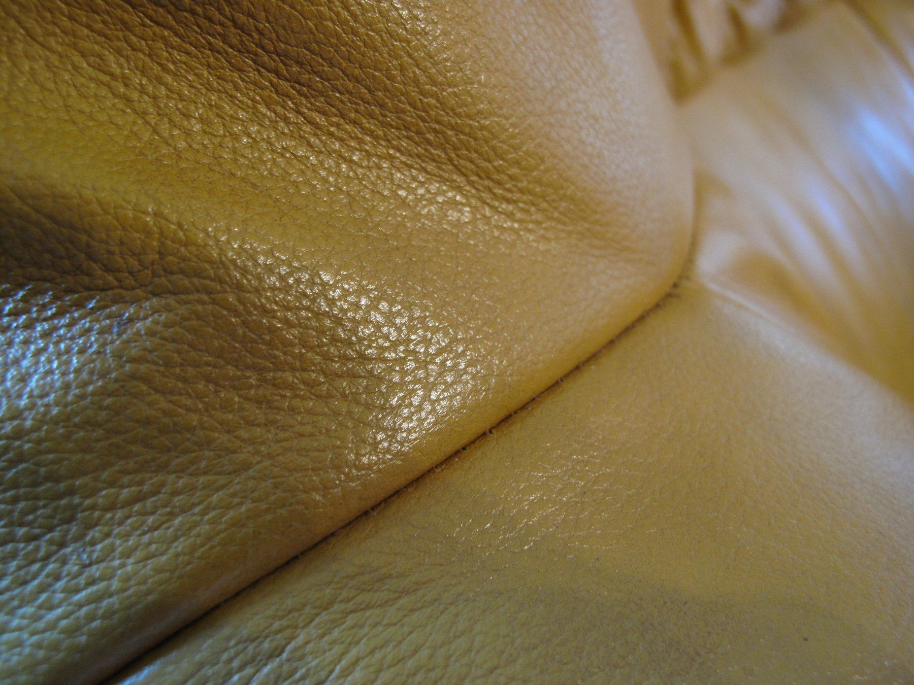Sessel: True Vintage Sessel, echtes Leder und Holz – Defekt aus glarus von Engel_888 3