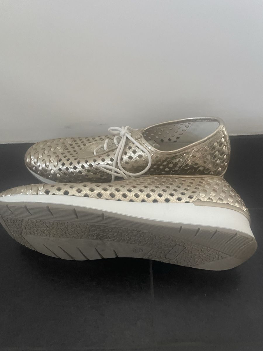 Chaussures femmes: Sommerschuhe - Gr. 39 – D'occasion à Hünenberg See par DND5 2