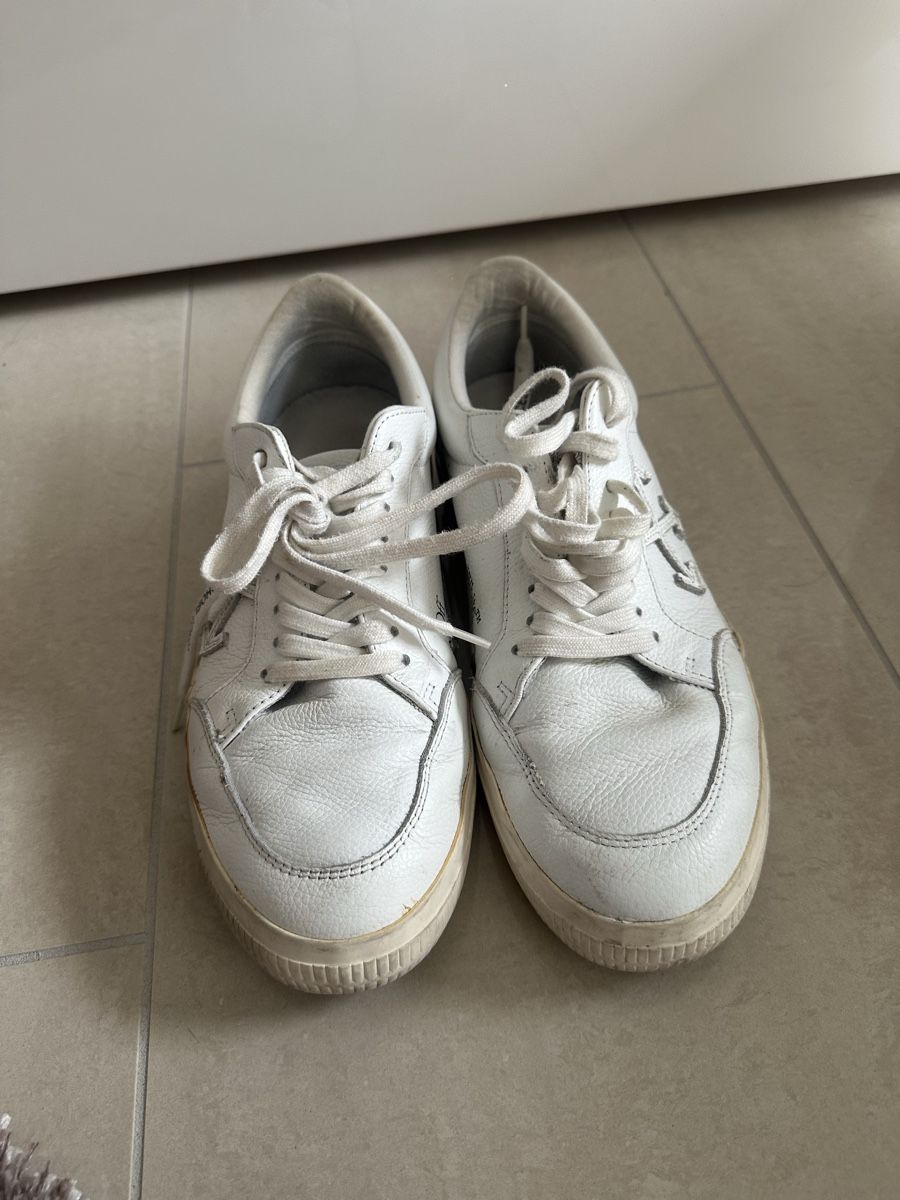 Off-White Scarpe da uomo: Off-White Vulcanized Low Sneaker Weiss Gr. 43 – Usato da Oberglatt ZH venduto da Nino. 1