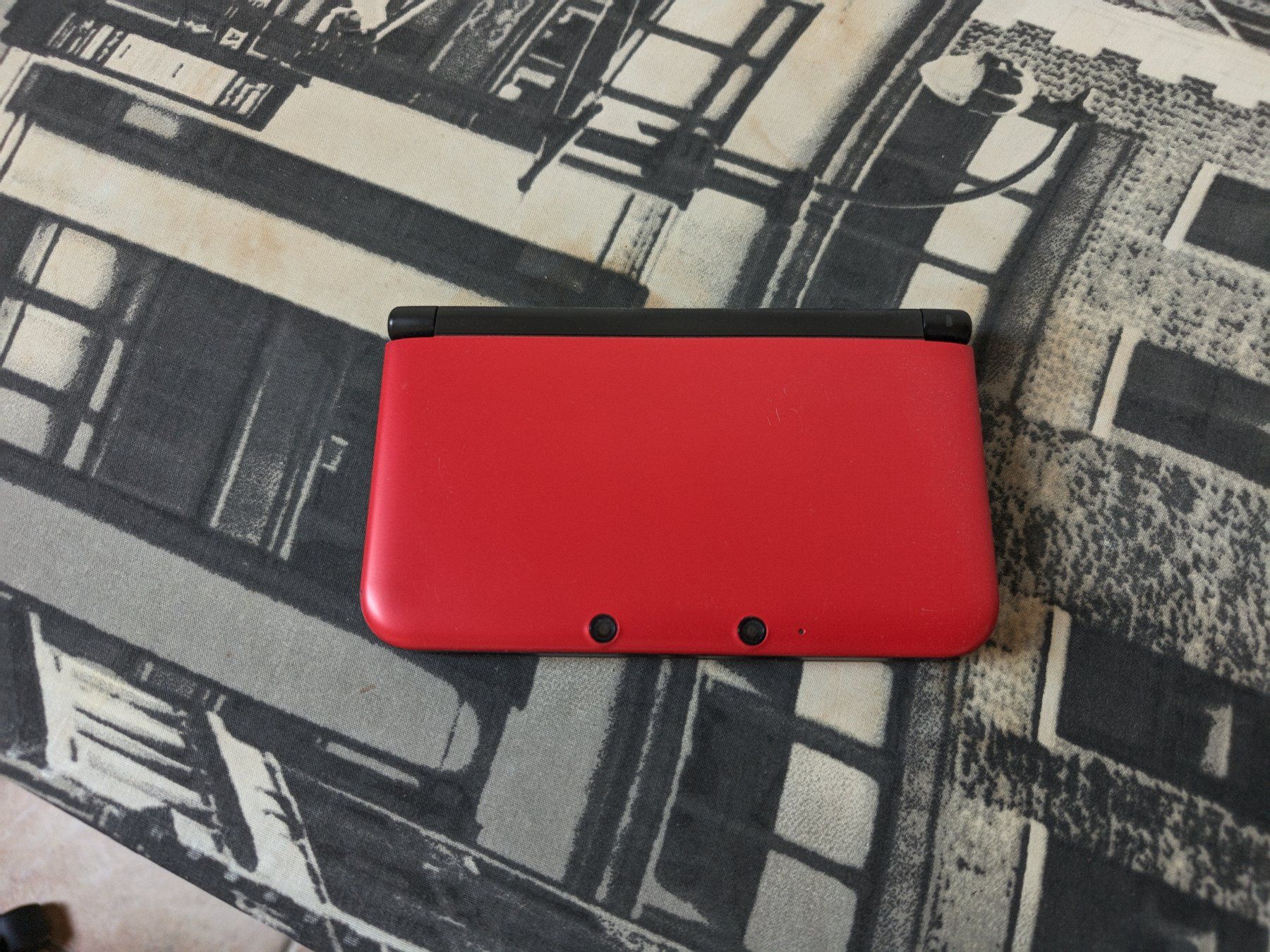 Nintendo Consoles: 3DS XL Rouge – D'occasion à Courroux par EmSeg 4