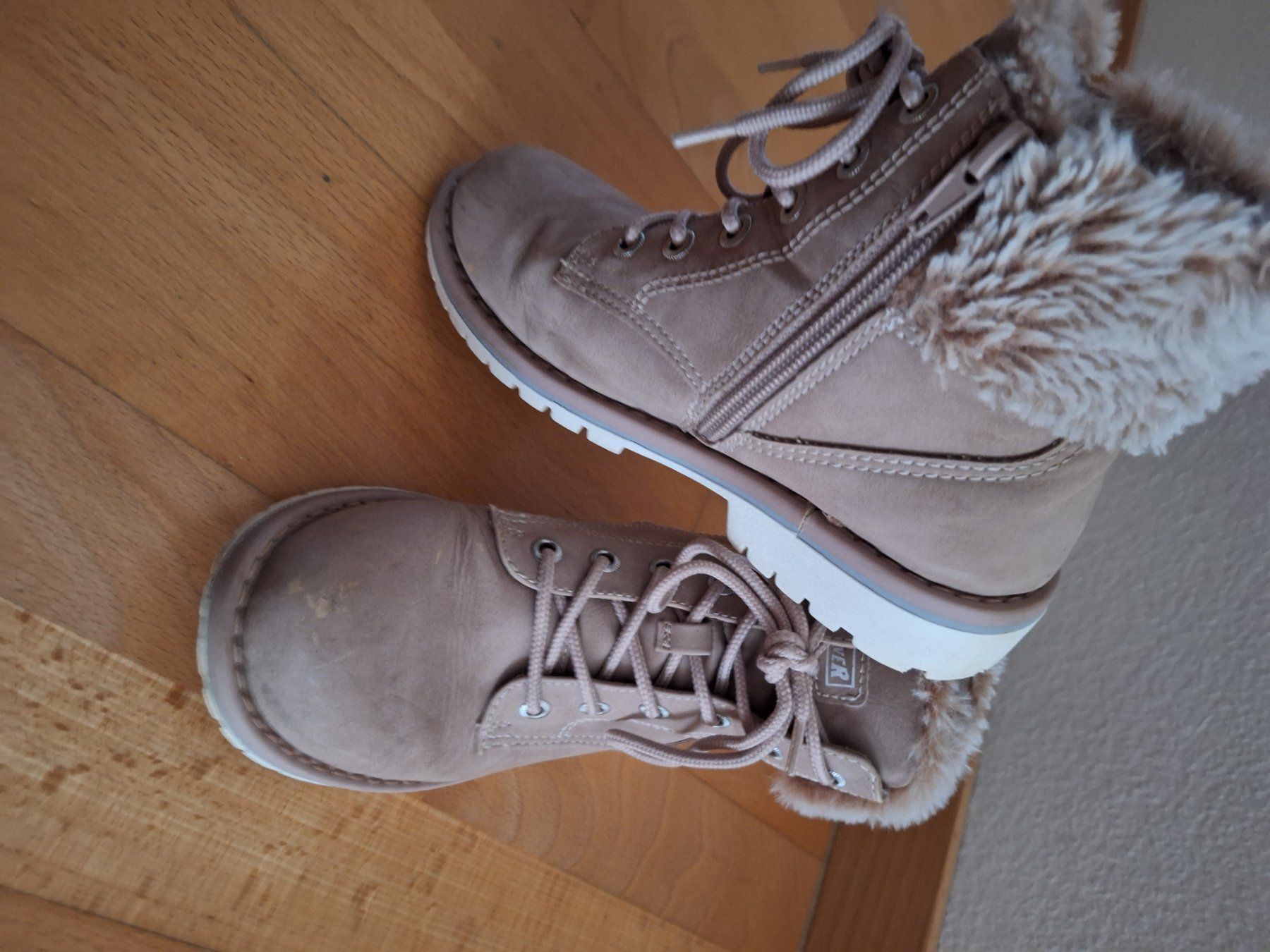 Scarpe per ragazze: Mädchen Winterschuhe Gr. 34 – Usato da Richterswil venduto da zsubaba86 2