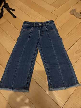 Neuwertige Jeans von Mayoral in Grösse 92