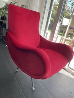 Design-Loungesessel in Rot mit Chromfüssen 