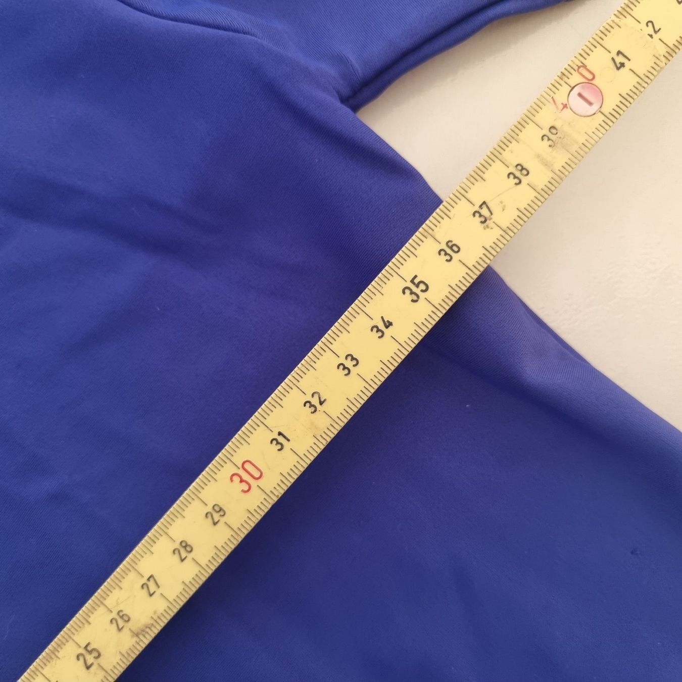 Costumi da bagno: Lässiges Badeshirt Gr. 152 – Usato da Arth venduto da Africa44 2