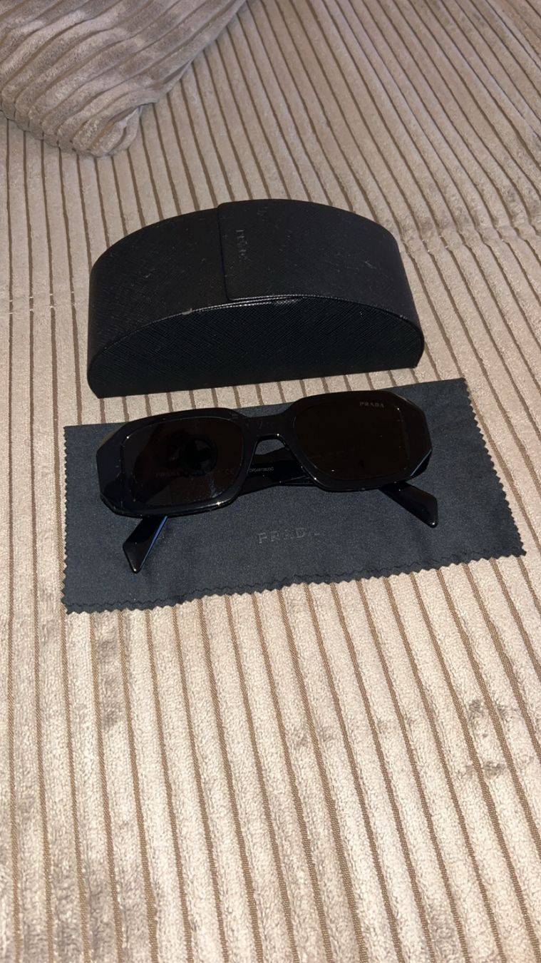Prada Brillen & Gläser: Lunette Prada Unisex symbole – Gebraucht aus Marly von lol_x86s