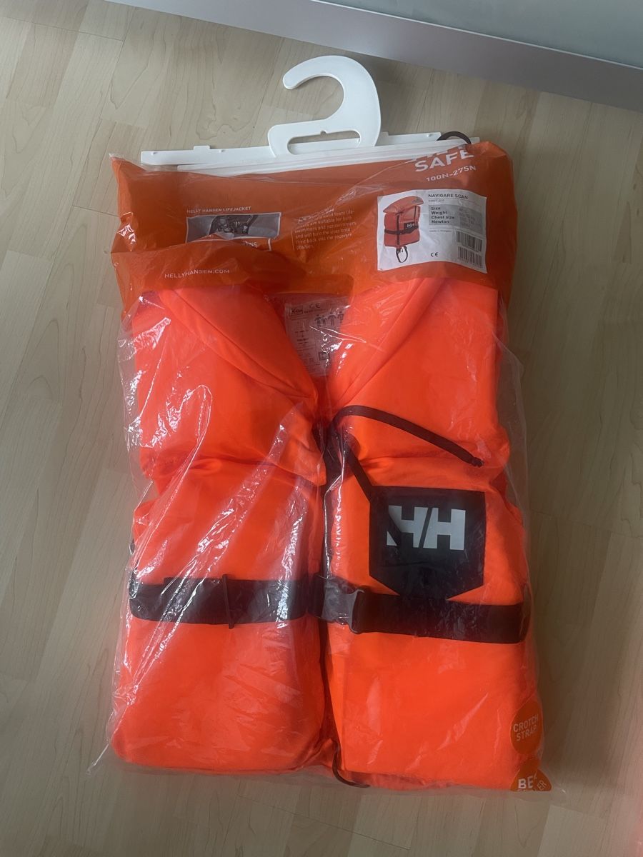 Helly Hansen Gilets de sauvetage: Rettungsweste Helly Hansen orange Grösse M -L. – D'occasion à Wil Sg par mil_r9gx