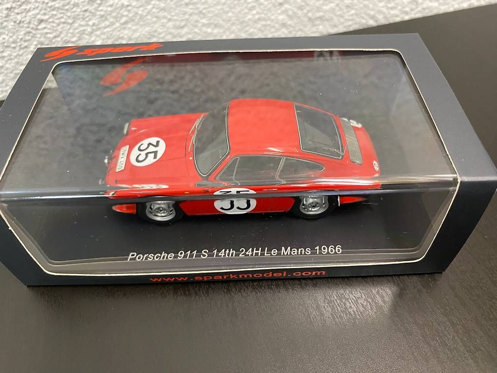 Spark Modellini d'auto: Porsche 911 - 1966 - Spark 1:43 – Nuovo e nell'imballaggio originale da Niederhasli venduto da Yotanke50